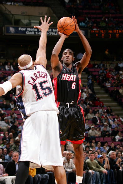 以其稳健的 以其稳健的